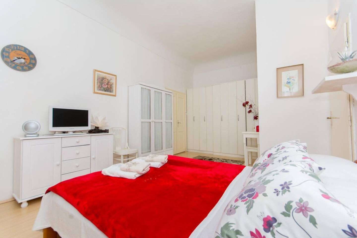 Stella City Center Accommodation Дубровник Екстериор снимка